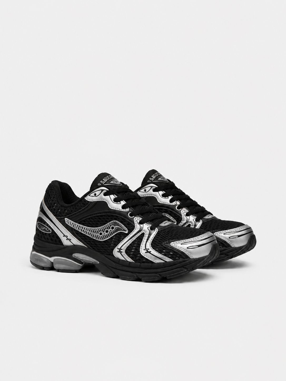 SAUCONY 🩶🖤